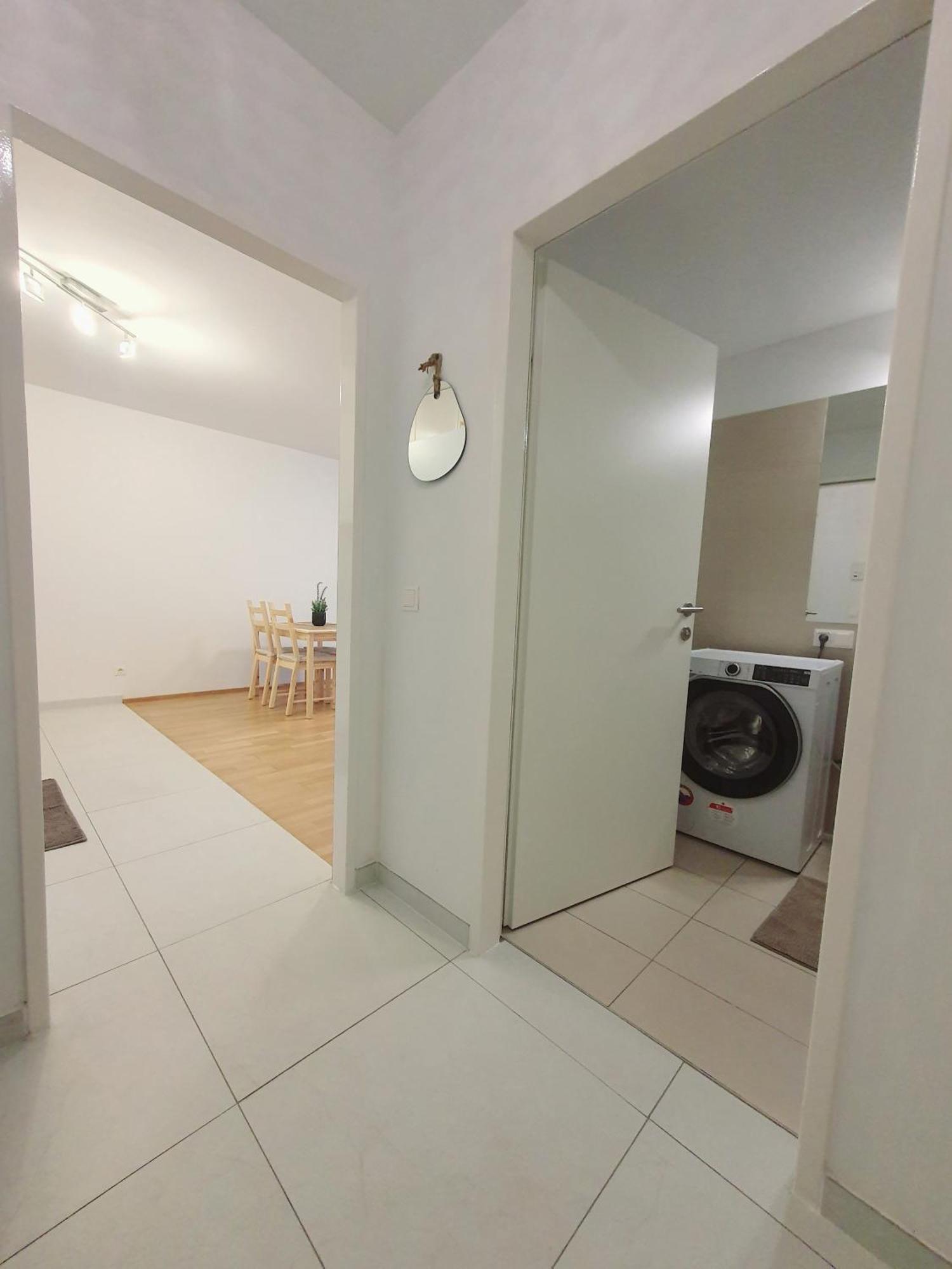 Near Lake One Bedroom Cute Apartment Vienne Extérieur photo